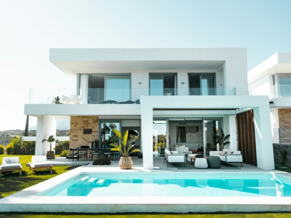Al Raha Gardens Traditional Family Villa